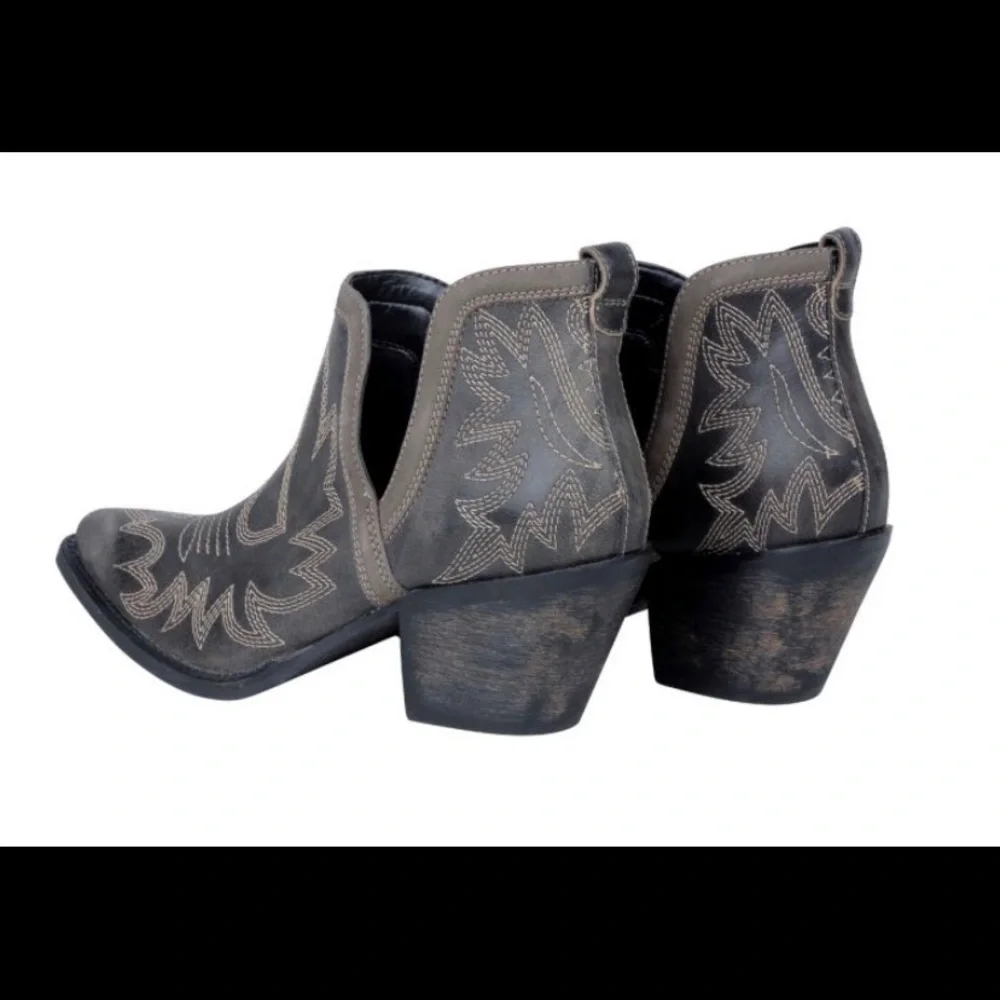 Myra Hunky Booties - Picture 4 of 7